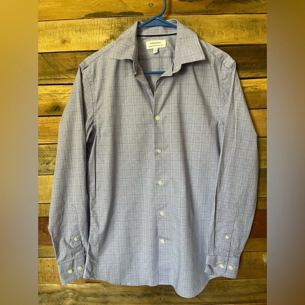 Banana Republic Men's Purple Checkered Dress Shirt Size S Wrinkle Resistant